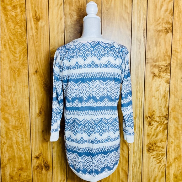 TOBI Aztec Blue and White Sweater - Picture 4 of 8